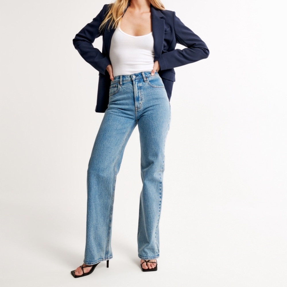 A&F The 90’s Relaxed Jean High Rise Curve Love (Tall/Long)